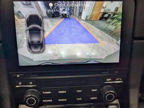 Used 2021 Porsche 718 Boxster image 16