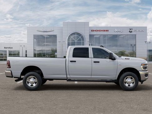 New 2026 RAM 3500 Tradesman AWD/4WD image 21