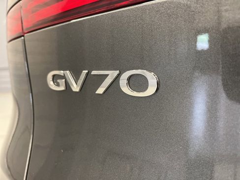 Used 2025 Genesis GV70 3.5T Sport image 38