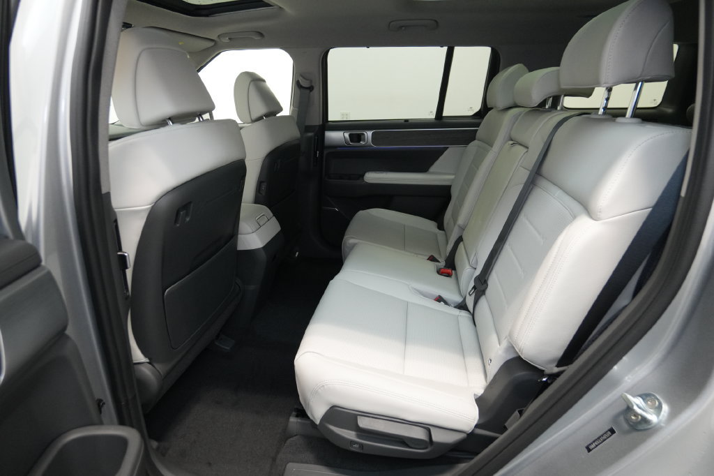 Certified 2026 Hyundai Santa Fe Limited AWD/4WD image 29