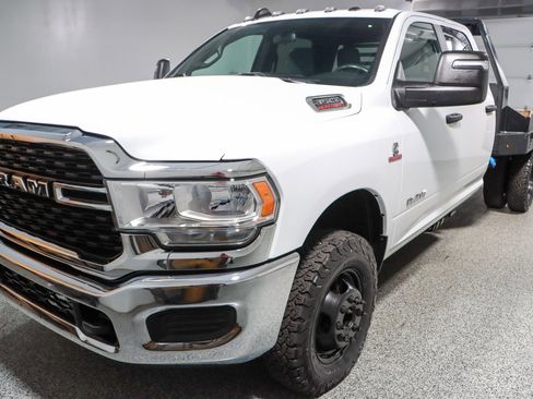 Used 2024 RAM 3500 SLT w/ Quick Order Package 2YG SLT image 29