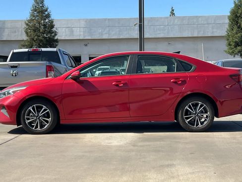 Used 2023 Kia Forte LXS FWD image 6