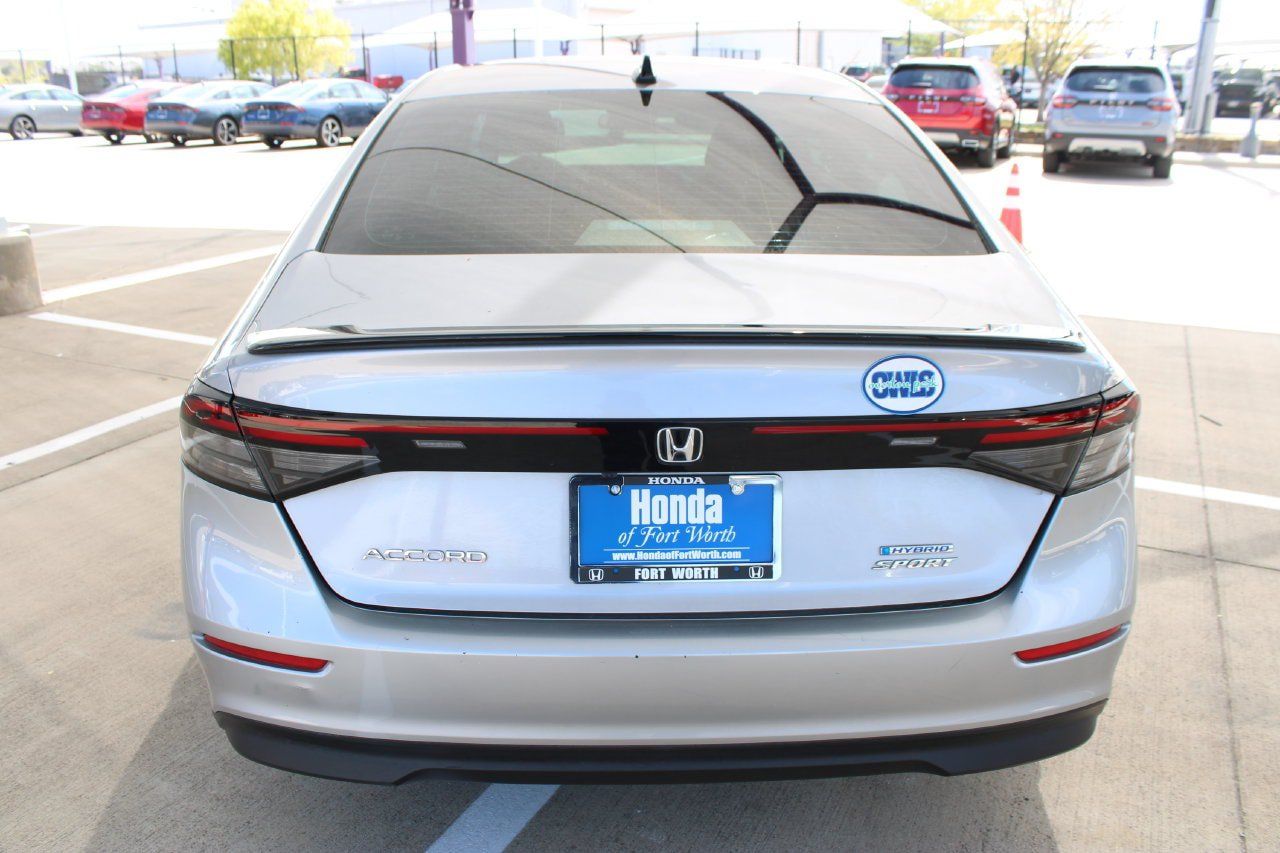 Used 2023 Honda Accord Sport image 4