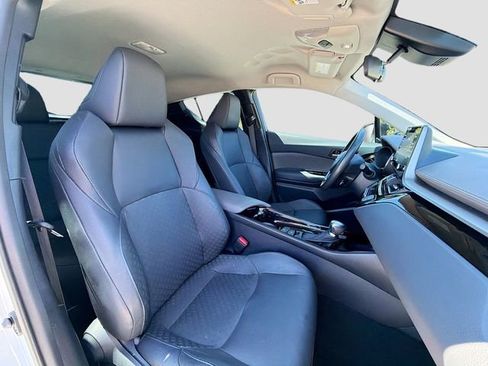 Used 2022 Toyota C-HR Limited image 14
