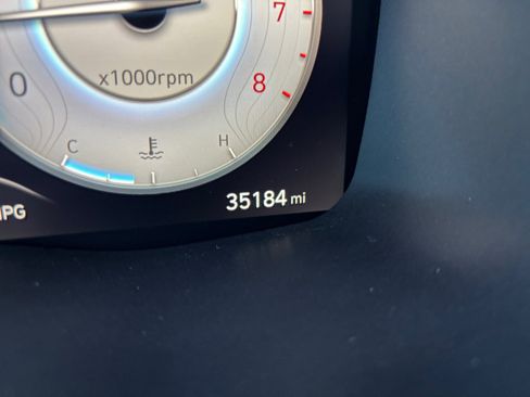 Used 2021 Hyundai Santa Fe SEL w/ Convenience + Premium Package image 11