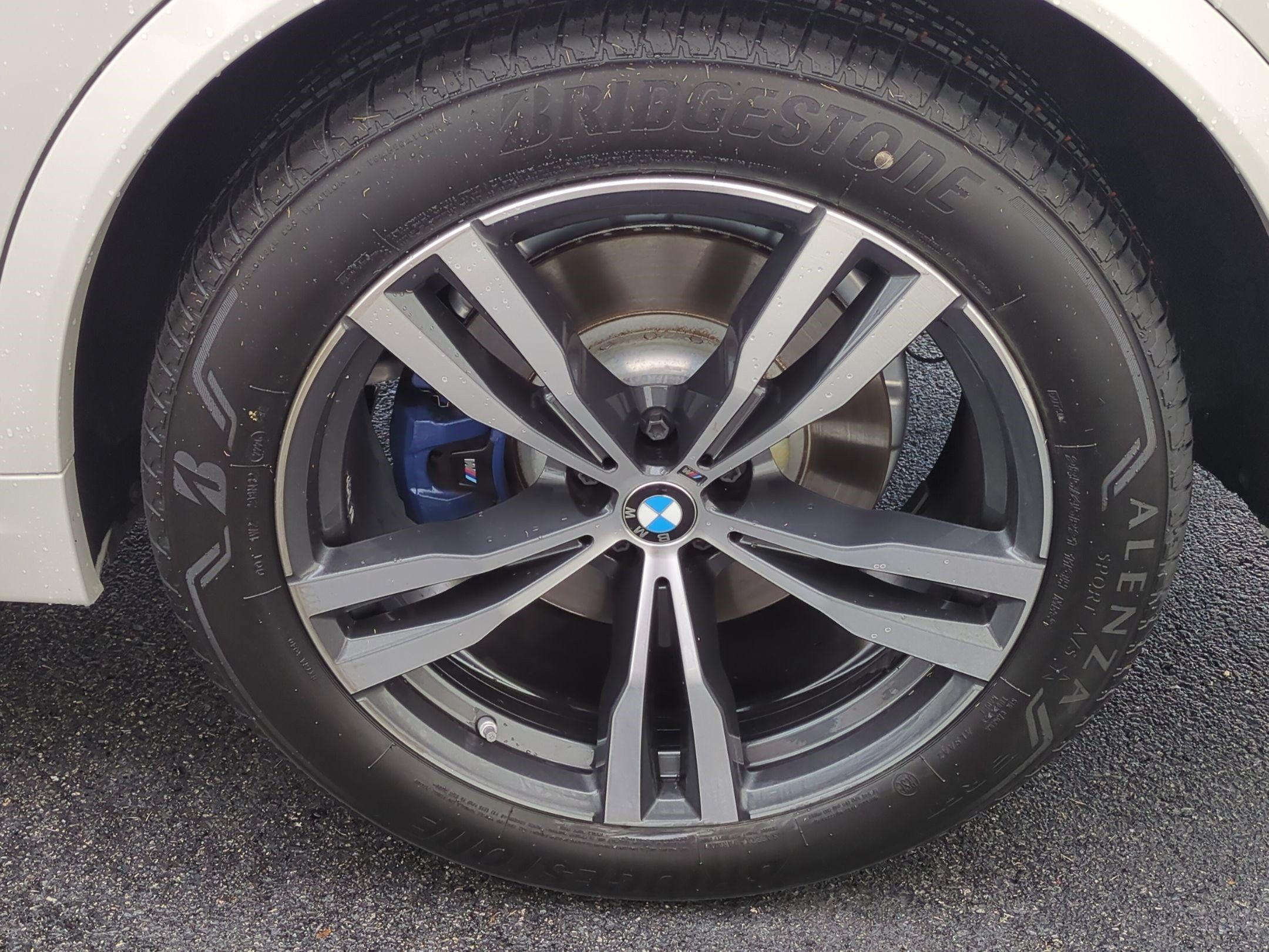 Used 2024 BMW X7 xDrive40i w/ Executive Package AWD/4WD image 12
