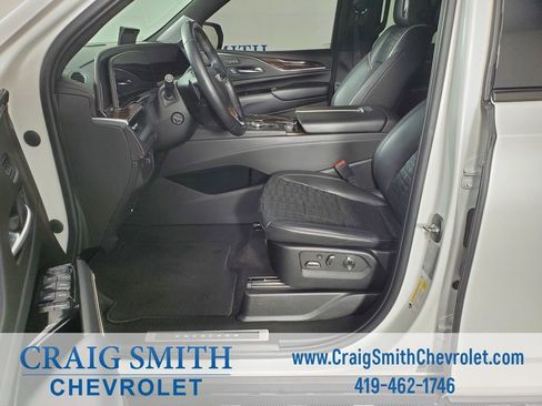 Used 2022 Cadillac Escalade Sport Platinum w/ Heavy-Duty Trailer Package AWD/4WD image 10