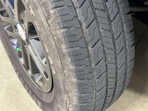 Used 2023 Jeep Grand Cherokee Laredo AWD/4WD image 29