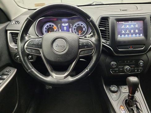 Used 2019 Jeep Cherokee Latitude w/ Cold Weather Group AWD/4WD image 22
