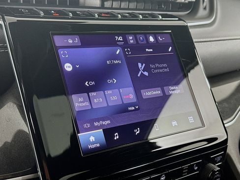 Used 2021 Jeep Grand Cherokee L Laredo image 21