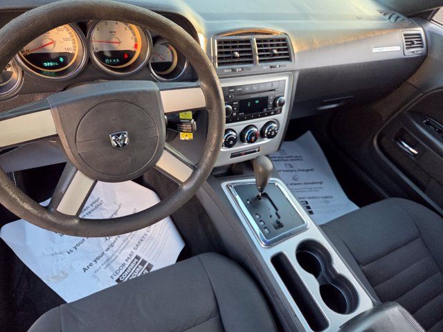 Used 2010 Dodge Challenger SE RWD image 9