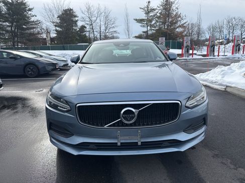 Used 2017 Volvo S90 T6 Momentum w/ Vision Package image 2
