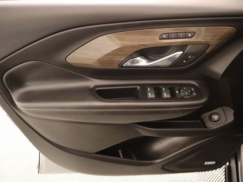 Used 2023 GMC Terrain Denali image 17