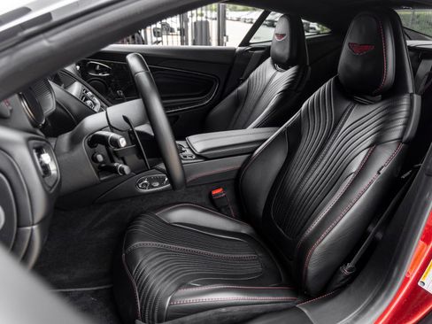 Used 2017 Aston Martin DB11 V12 RWD image 25