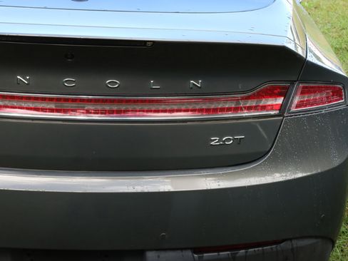Used 2017 Lincoln MKZ Premiere image 18