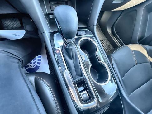 Used 2023 Chevrolet Equinox Premier image 15