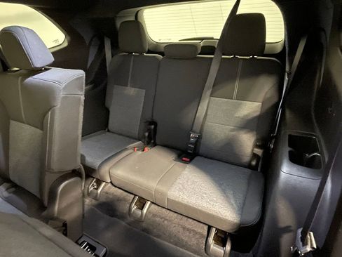 Used 2025 GMC Acadia Elevation image 23