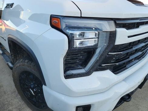Used 2024 Chevrolet Silverado 2500 LT w/ Z71 Sport Edition image 10