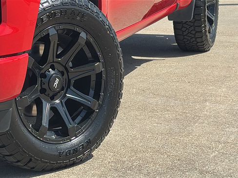 Used 2023 Chevrolet Silverado 1500 Custom image 3