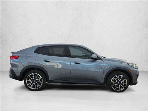 Used 2025 BMW X2 xDrive28i AWD/4WD image 4