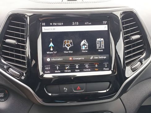 Used 2019 Jeep Cherokee Limited w/ Trailer Tow Group AWD/4WD image 17