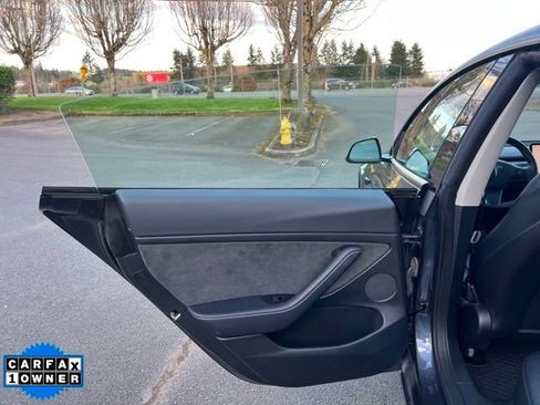 Used 2023 Tesla Model 3 Standard Range image 11