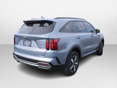 Used 2021 Kia Sorento EX w/ Panoramic Sunroof Package image 3
