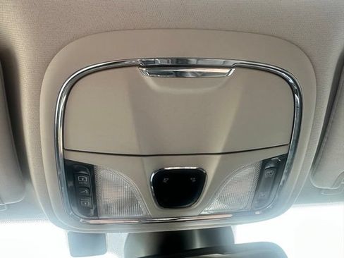 Used 2022 Jeep Cherokee Latitude Lux w/ Sun & Sound Group AWD/4WD image 31
