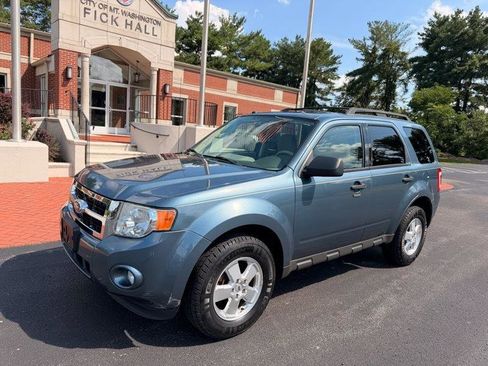 Used 2011 Ford Escape XLT FWD image 1