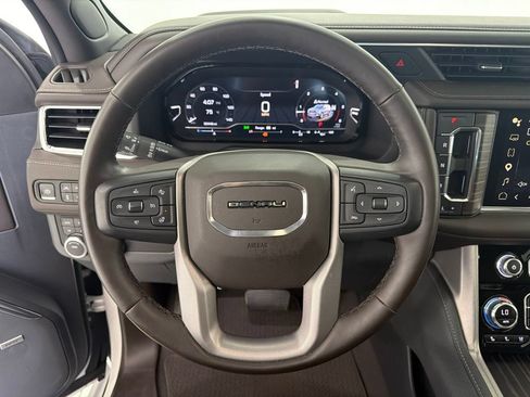 Used 2023 GMC Yukon Denali AWD/4WD image 10