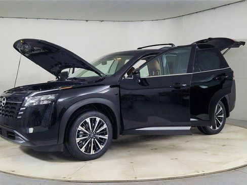 New 2026 Nissan Pathfinder Platinum w/ Cargo Package image 10