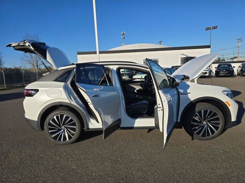 New 2026 Volkswagen ID.4 Pro AWD/4WD image 14