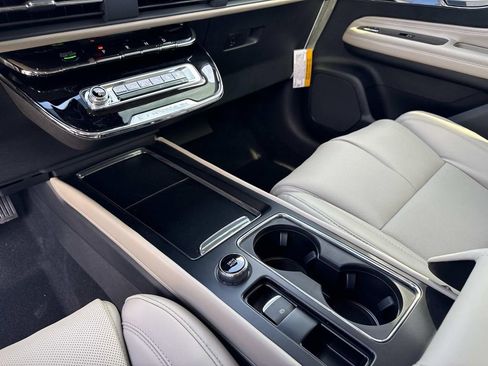 New 2026 Lincoln Corsair Reserve image 25