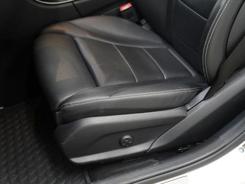 Used 2020 Mercedes-Benz C 300 Sedan image 26