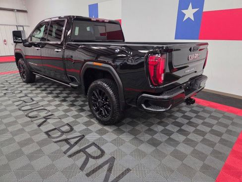 Used 2022 GMC Sierra 2500 Denali w/ Denali Black Diamond Edition image 11