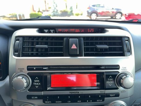 Used 2013 Toyota 4Runner SR5 w/ Convenience Pkg AWD/4WD image 9