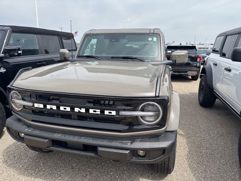 New 2026 Ford Bronco Outer Banks AWD/4WD image 24