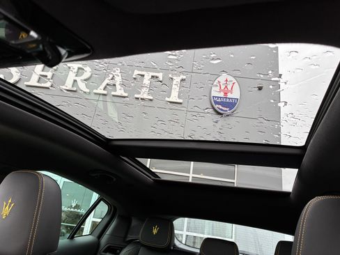 Used 2023 Maserati Grecale Modena image 29