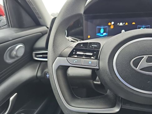 Used 2024 Hyundai Elantra SEL image 18
