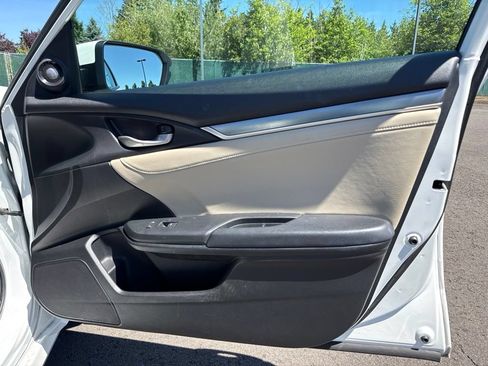 Used 2016 Honda Civic Touring image 25