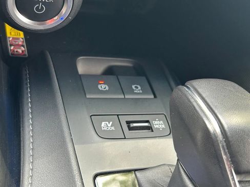 Used 2023 Toyota Venza XLE AWD/4WD image 20