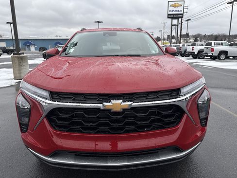 New 2026 Chevrolet Trax LT w/ Driver Confidence Package image 9