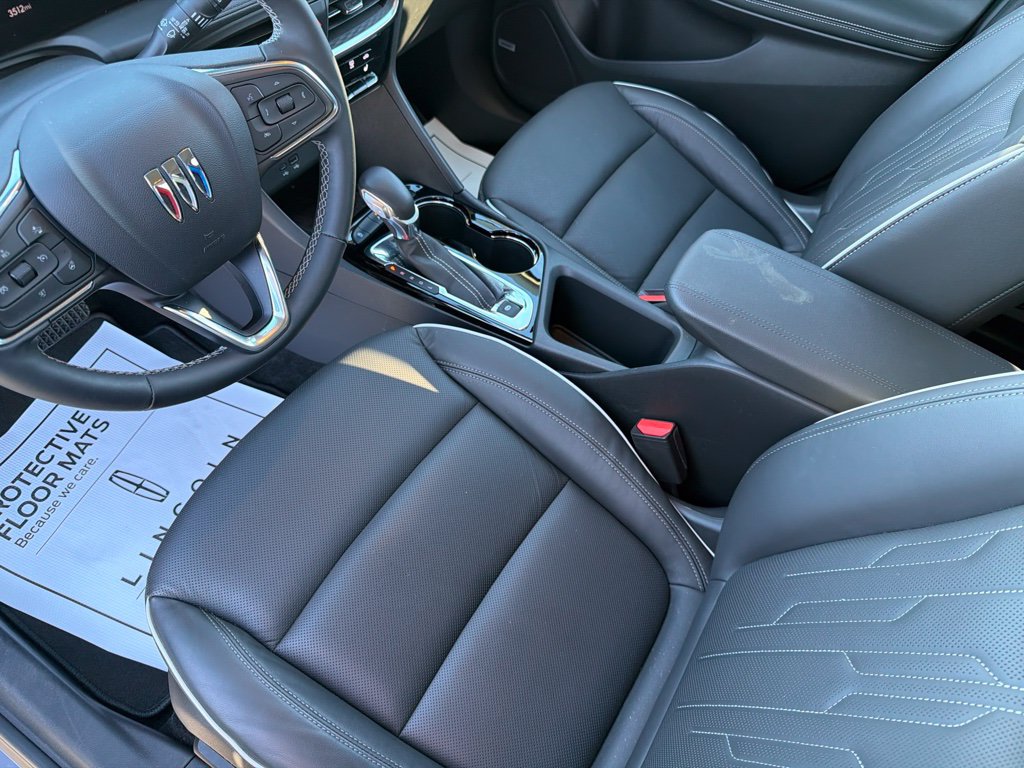 Used 2024 Buick Encore GX Avenir w/ Avenir Technology Package FWD image 17