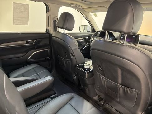 Used 2021 Kia Telluride SX w/ Nightfall Edition Package image 27