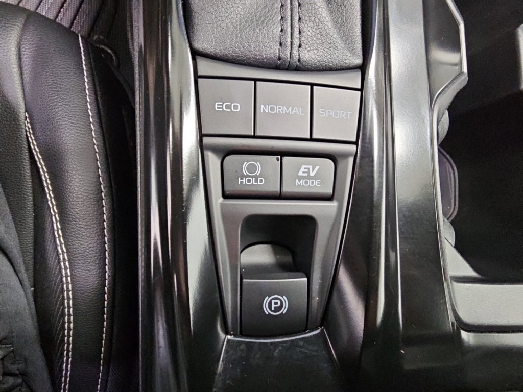 Used 2025 Toyota Camry SE FWD image 22