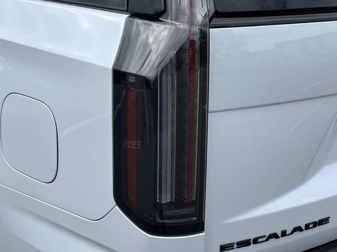 Used 2026 Cadillac Escalade Platinum Sport w/ LPO, ONYX Package AWD/4WD image 10
