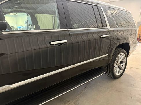 Used 2018 Cadillac Escalade ESV Luxury AWD/4WD image 9
