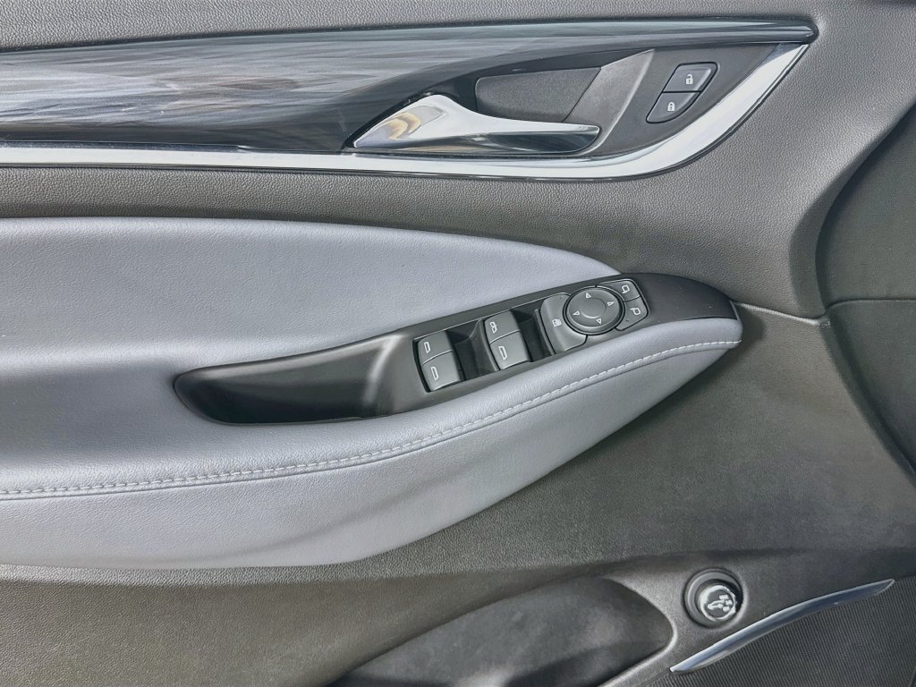 Used 2019 Buick Enclave Essence AWD/4WD image 22