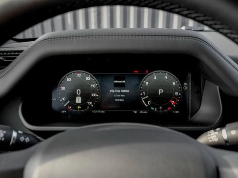 New 2026 Land Rover Defender 110 X-Dynamic SE image 12