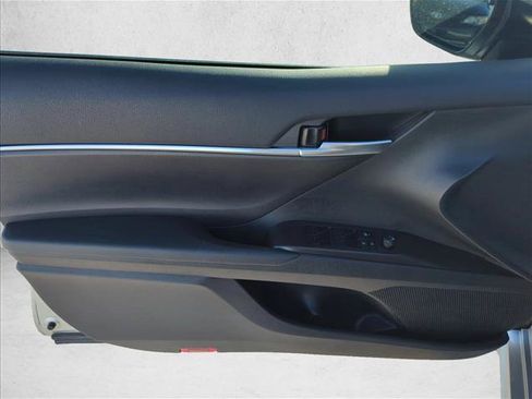 Used 2024 Toyota Camry SE FWD image 9